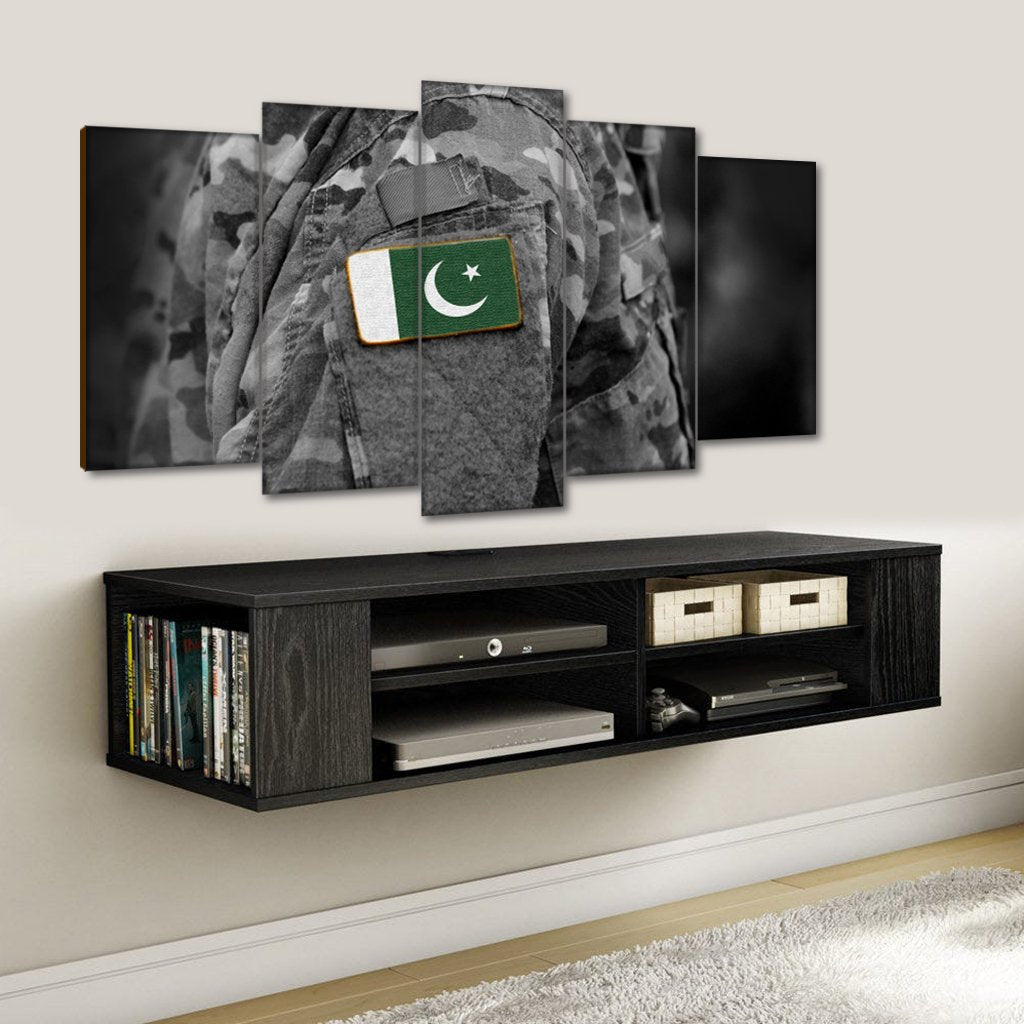 5 Panels Canvas set of Flag-of-Pakistan-on-military-uniforms