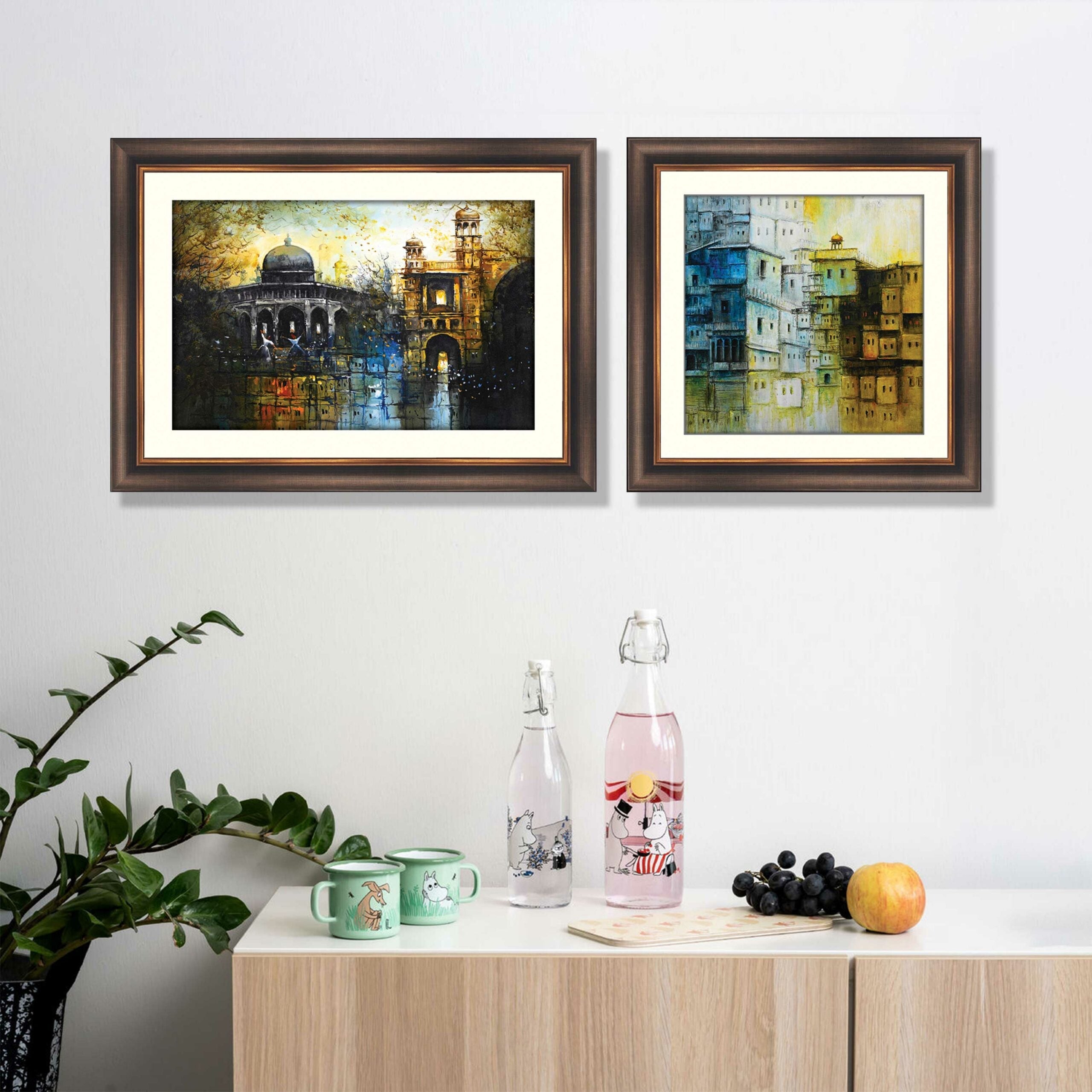 Set of 2 Historical Framed Art 09